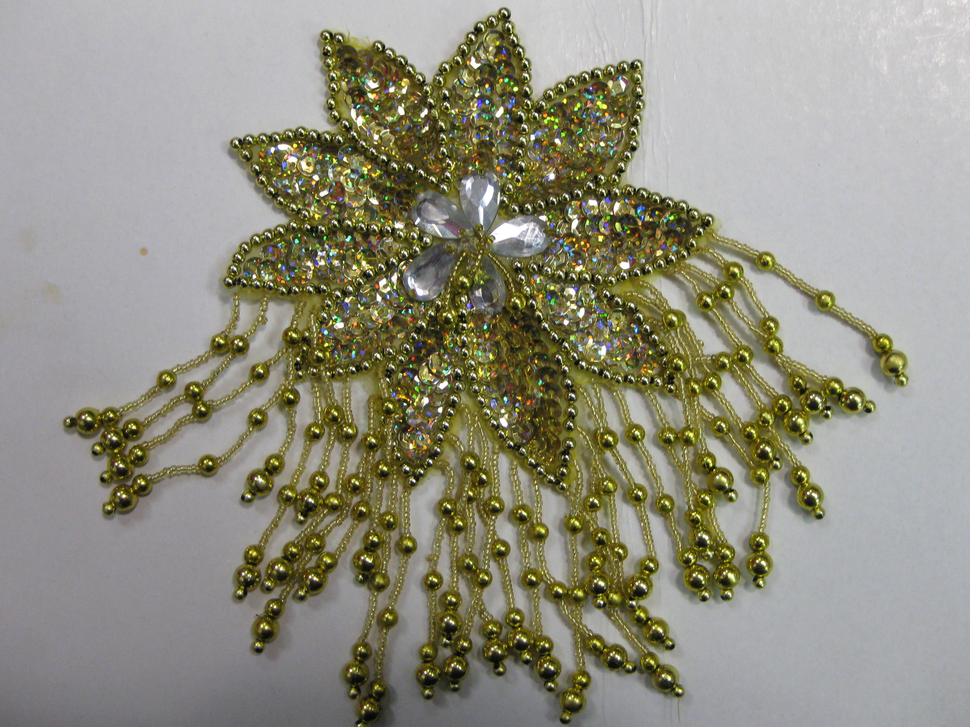 APPLIQUE SEQUINS & BEADS